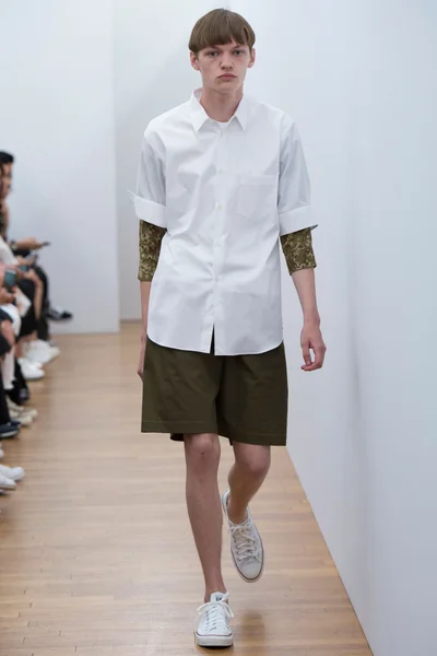 Look 13